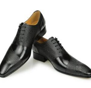 Chaussure Classe en cuir noir avec lacets