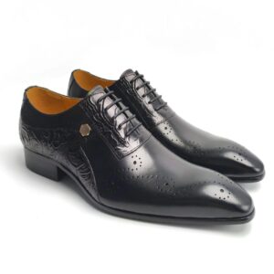 Chaussure Classe en cuir noir avec lacet